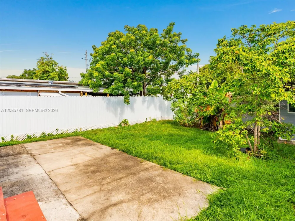 3375 SW 1st St Miami, FL 33135