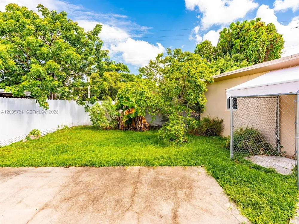 3375 SW 1st St Miami, FL 33135