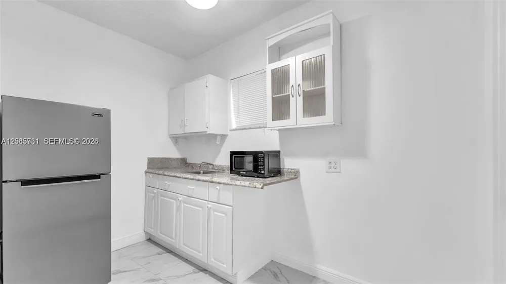 3375 SW 1st St Miami, FL 33135