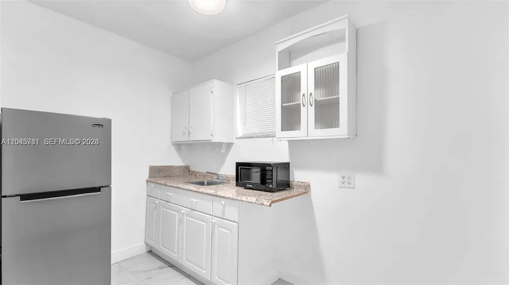 3375 SW 1st St Miami, FL 33135