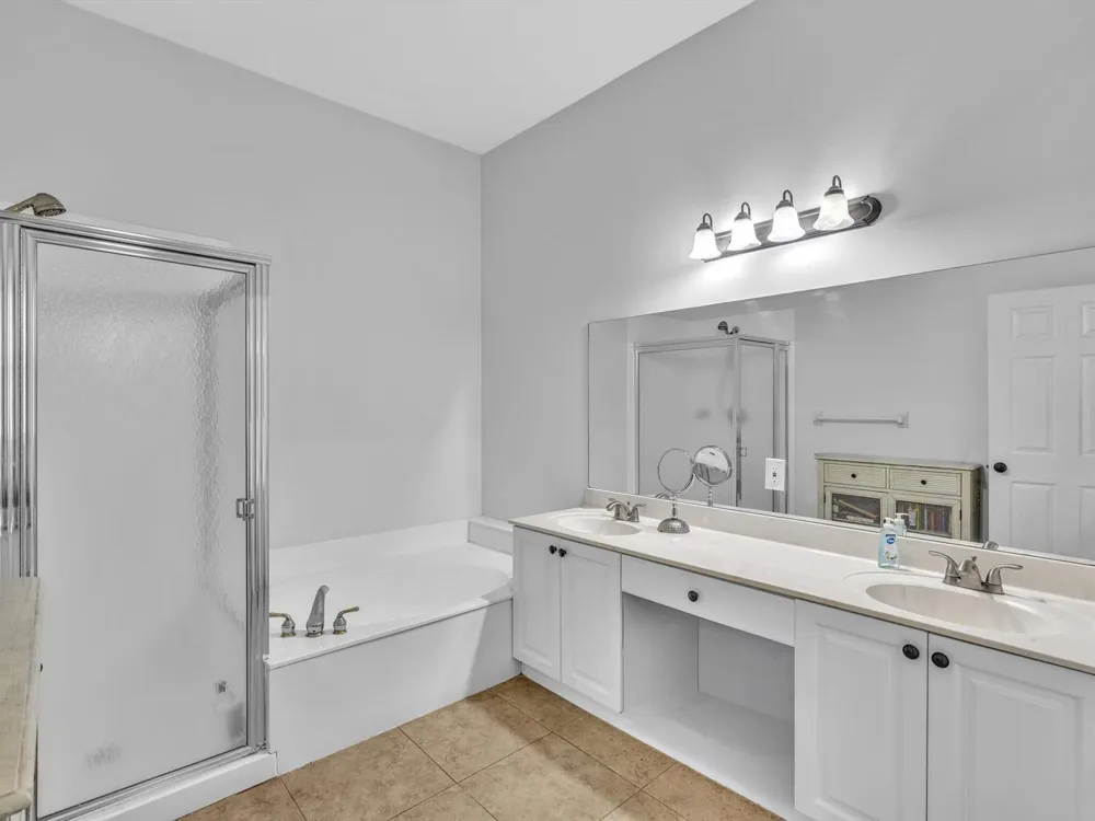 7834 Oak Grove Circle Lake Worth, FL 33467