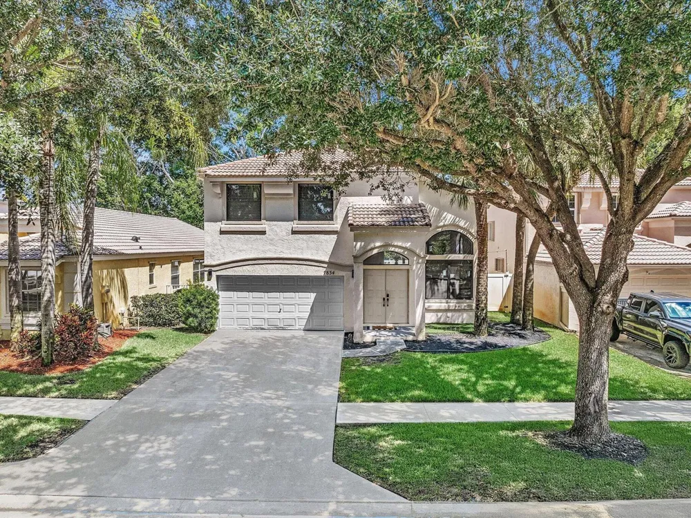 7834 Oak Grove Circle Lake Worth, FL 33467
