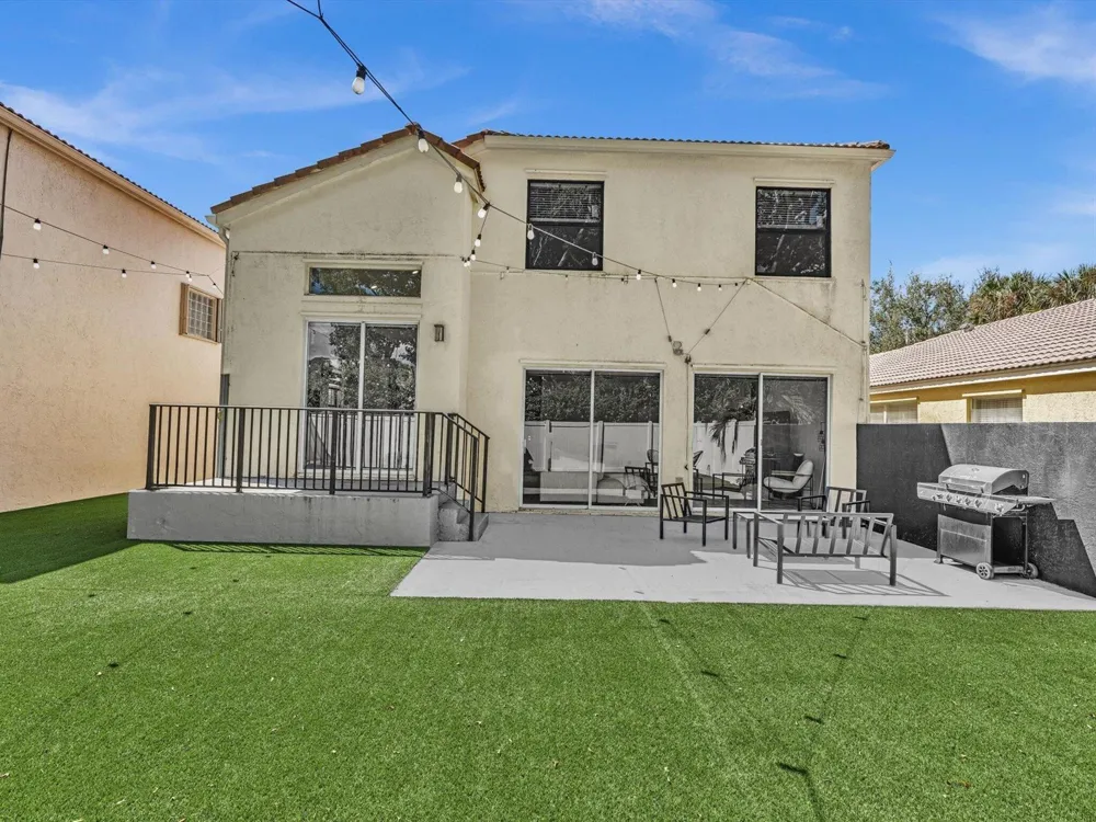 7834 Oak Grove Circle Lake Worth, FL 33467