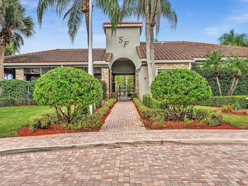 7834 Oak Grove Circle Lake Worth, FL 33467