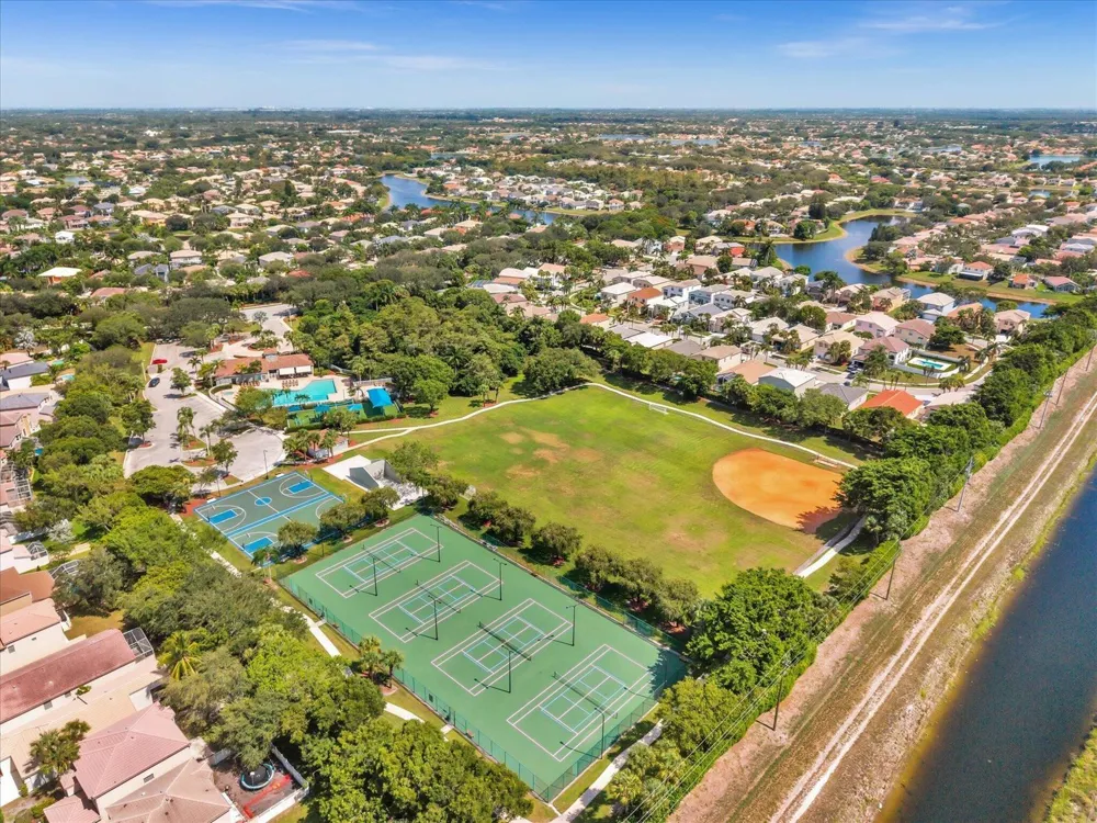 7834 Oak Grove Circle Lake Worth, FL 33467