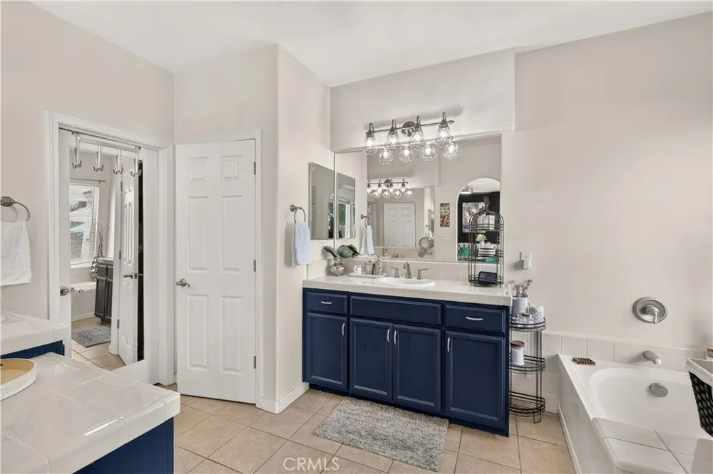 9020 Hunters Creek Way Chowchilla, CA 93610