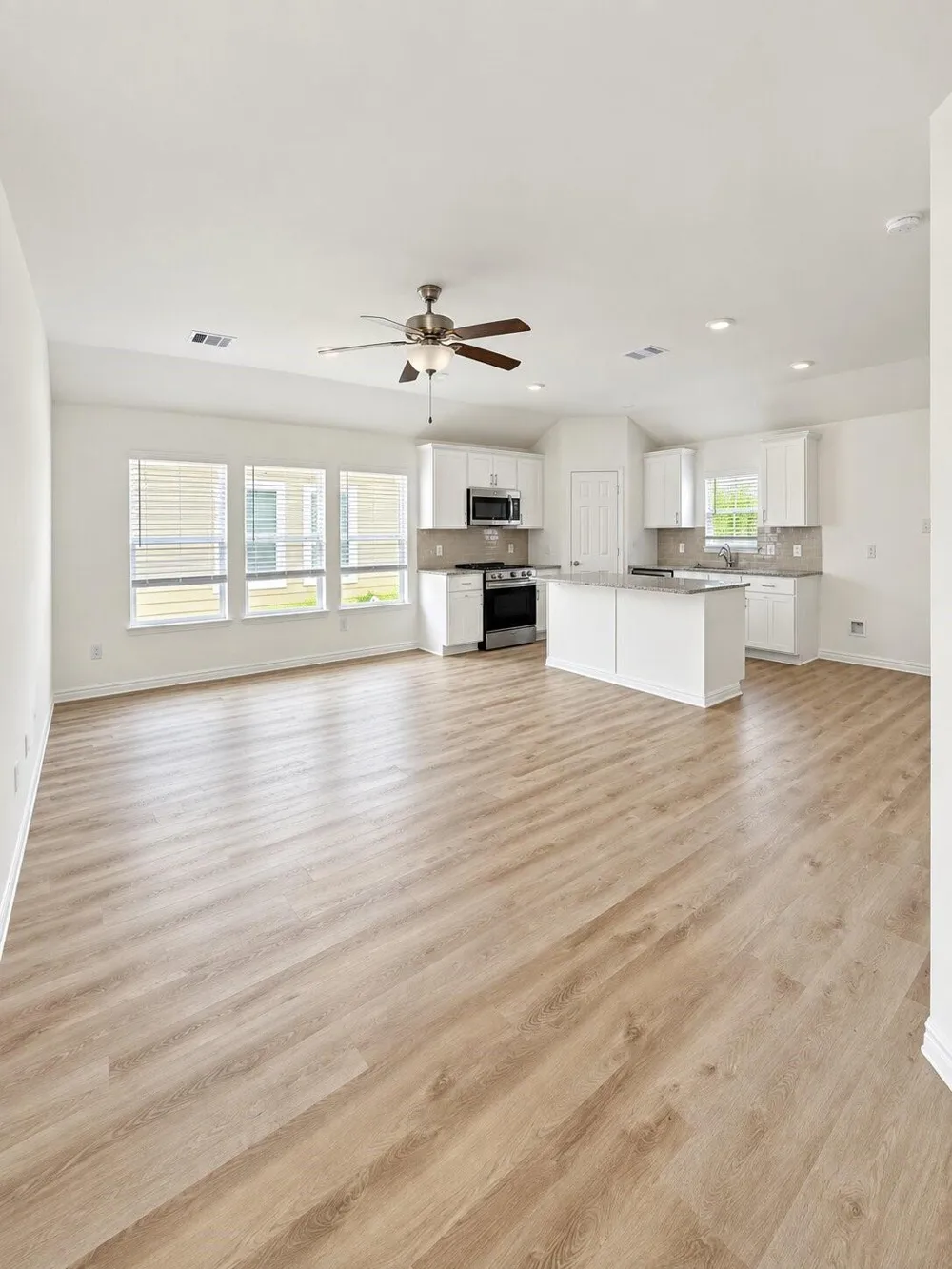 509 Oak Chase Avenue Dayton, TX 77535
