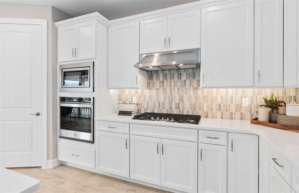 2656 BLOWING BREEZE AVENUE Kissimmee, FL 34744