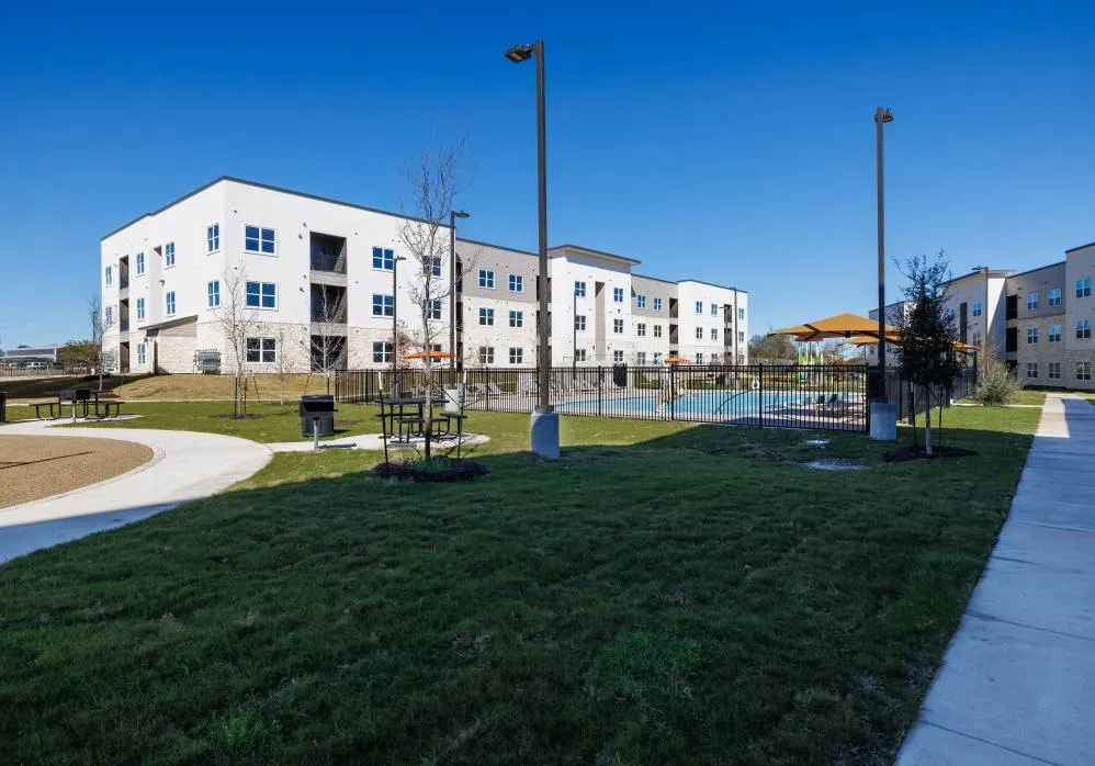 13411 FM812 ROAD #4103 Del Valle, TX 78617