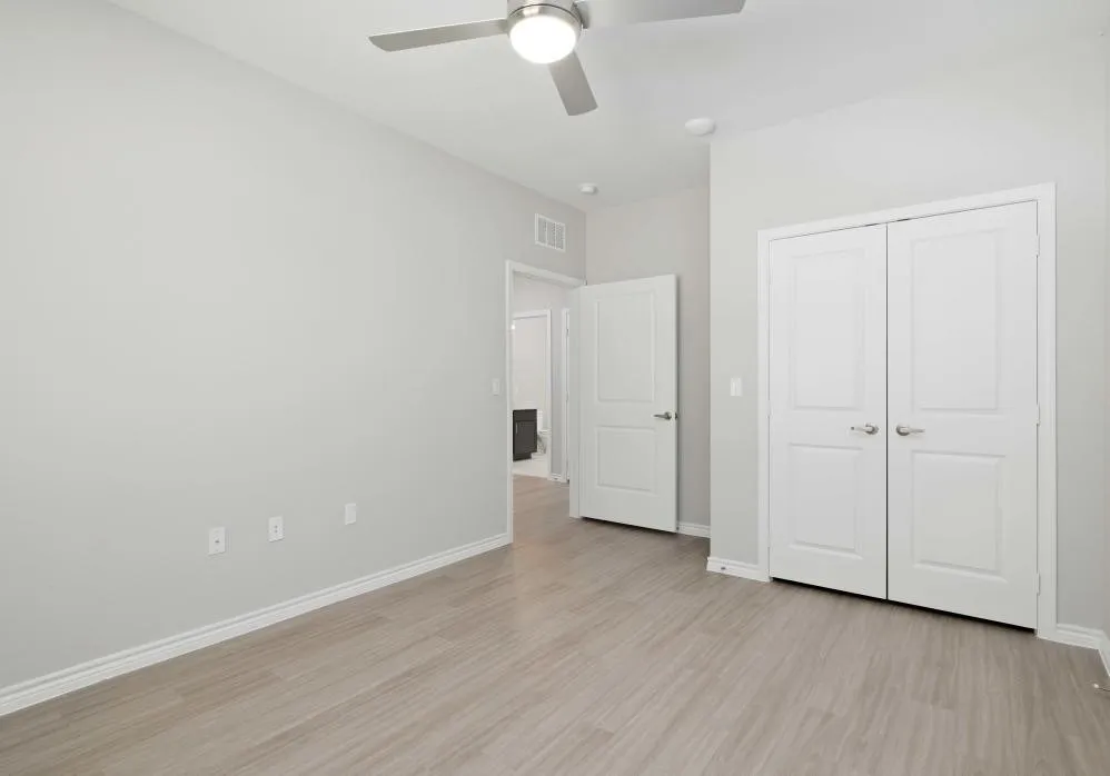 13411 FM812 ROAD #4103 Del Valle, TX 78617