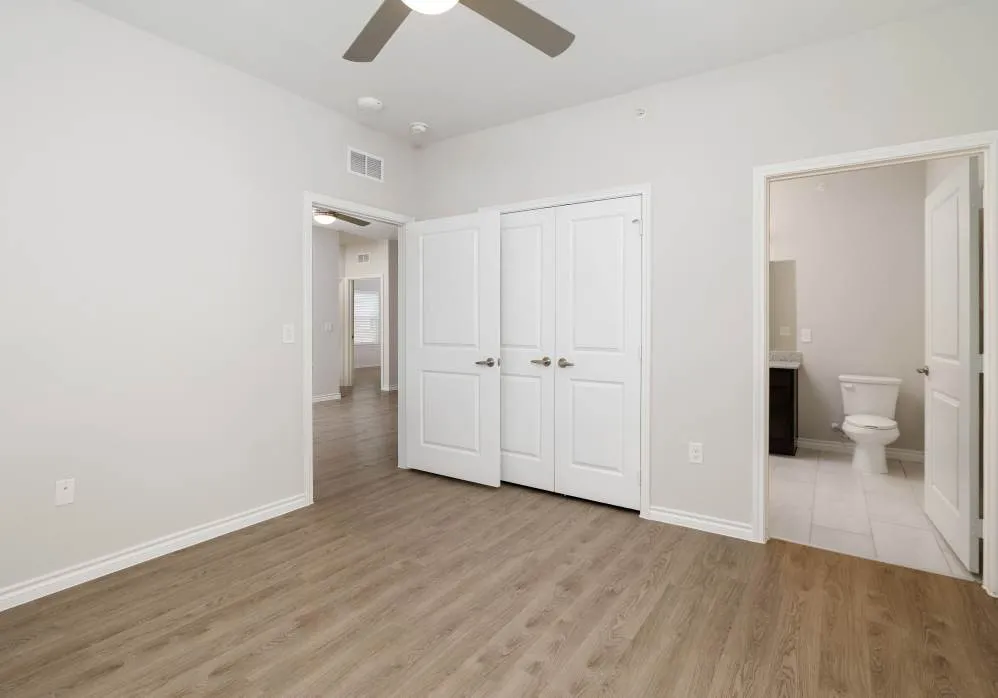 13411 FM812 ROAD #4103 Del Valle, TX 78617
