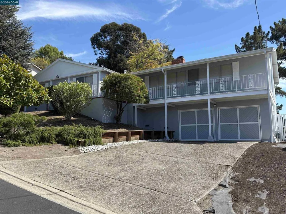 78 Muth Dr Orinda, CA 94563