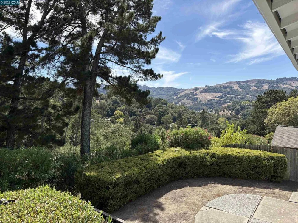 78 Muth Dr Orinda, CA 94563