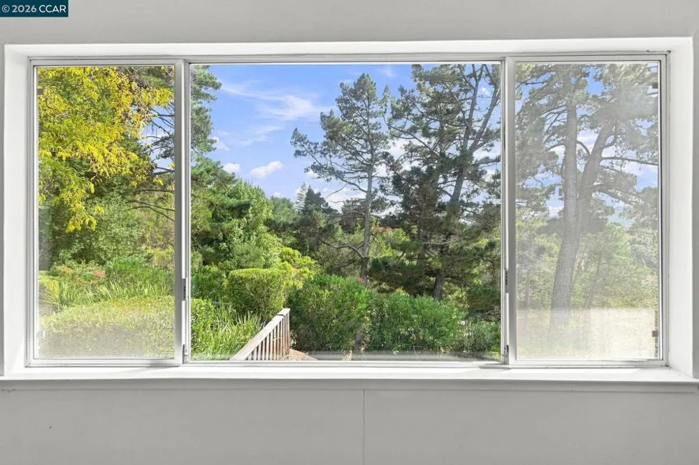 78 Muth Dr Orinda, CA 94563