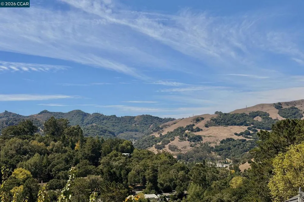 78 Muth Dr Orinda, CA 94563