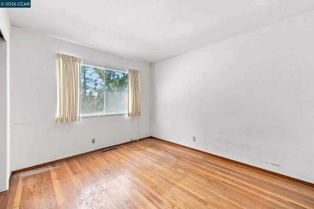 78 Muth Dr Orinda, CA 94563