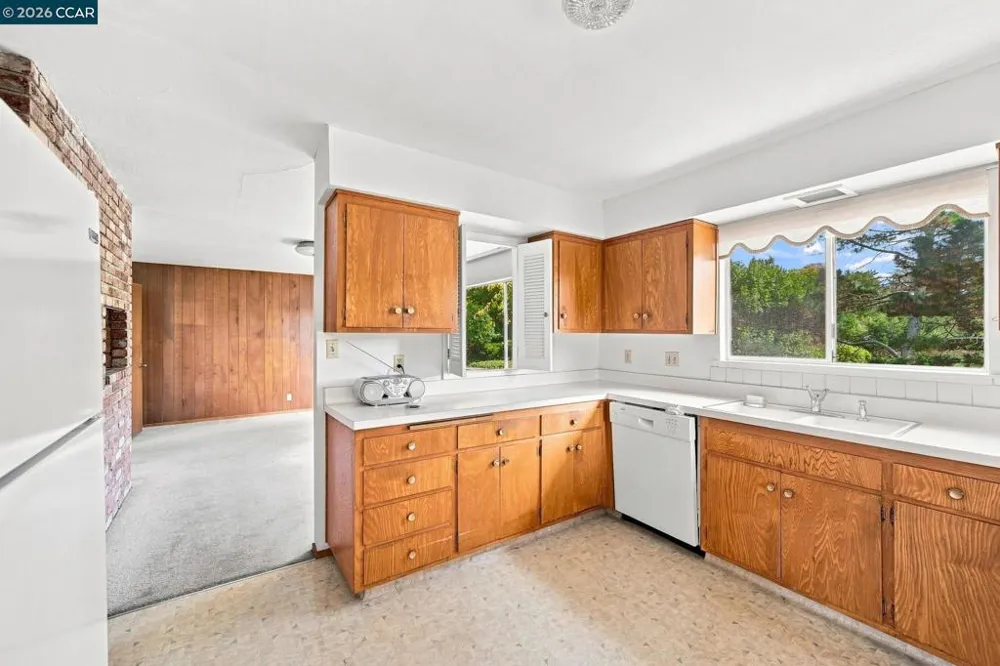 78 Muth Dr Orinda, CA 94563