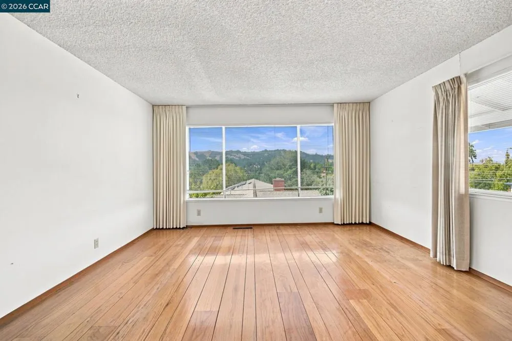 78 Muth Dr Orinda, CA 94563