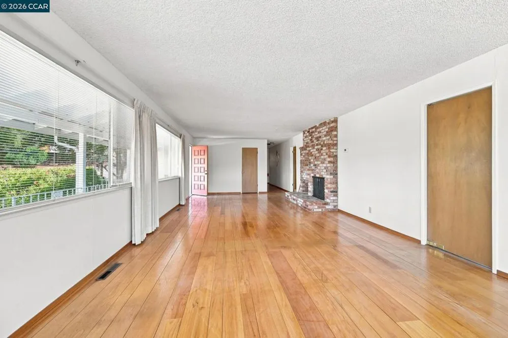 78 Muth Dr Orinda, CA 94563