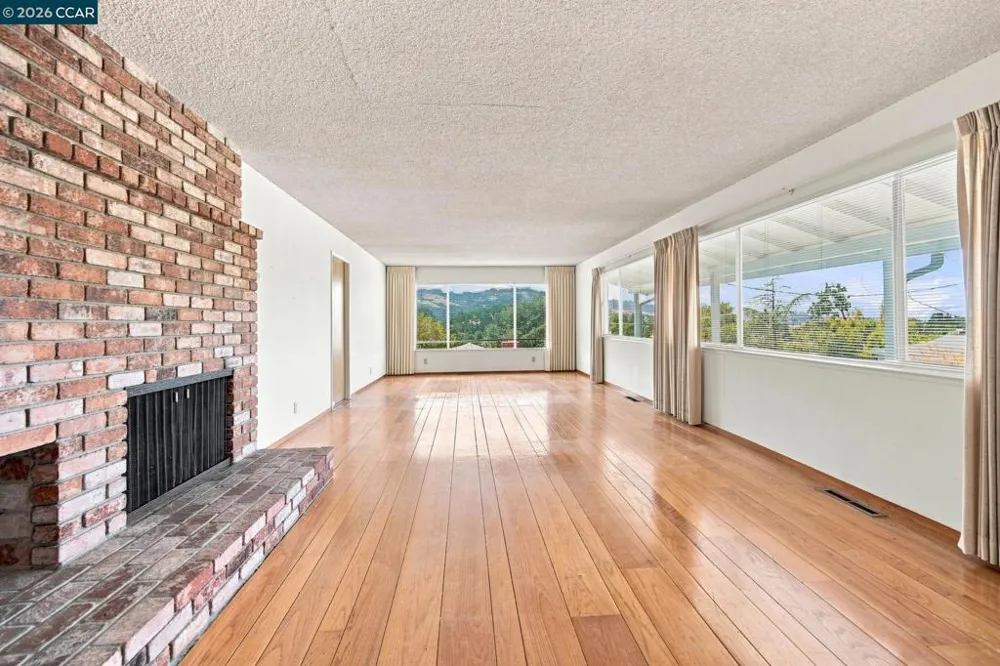 78 Muth Dr Orinda, CA 94563