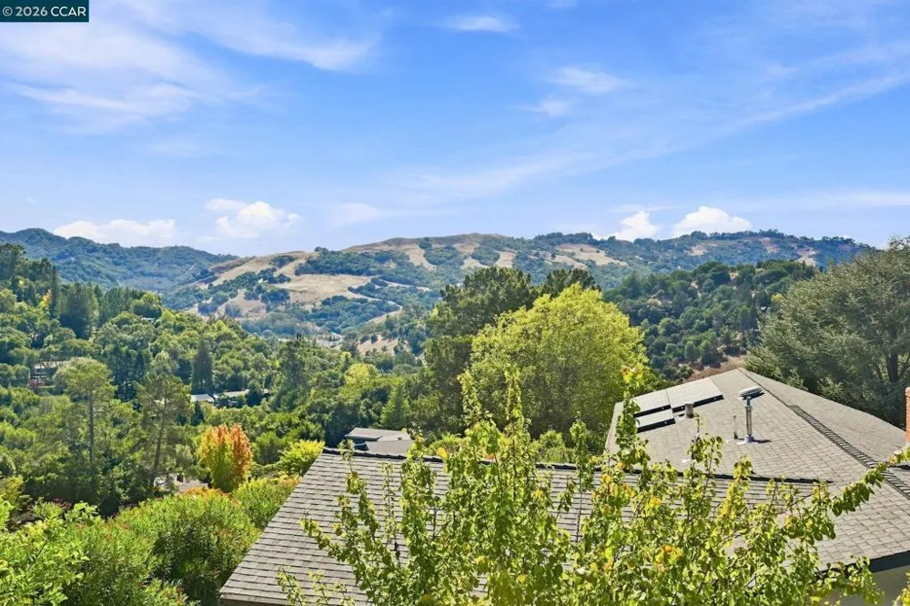 78 Muth Dr Orinda, CA 94563