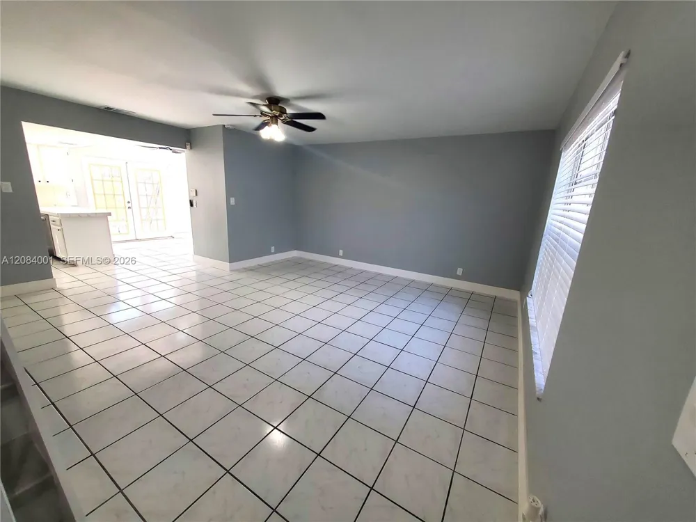 7926 Kimberly Blvd #202 North Lauderdale, FL 33068