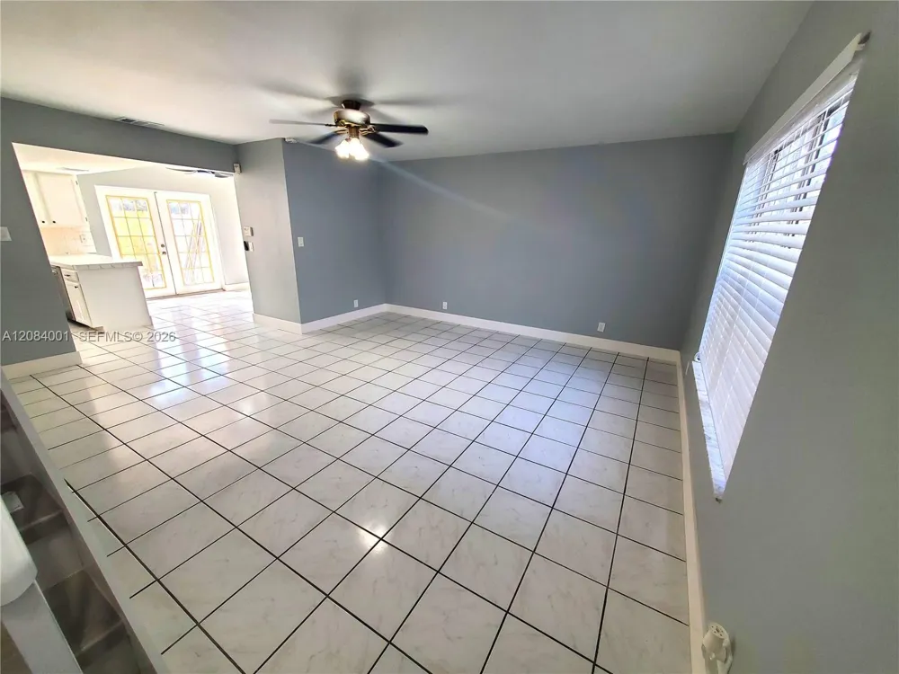 7926 Kimberly Blvd #202 North Lauderdale, FL 33068