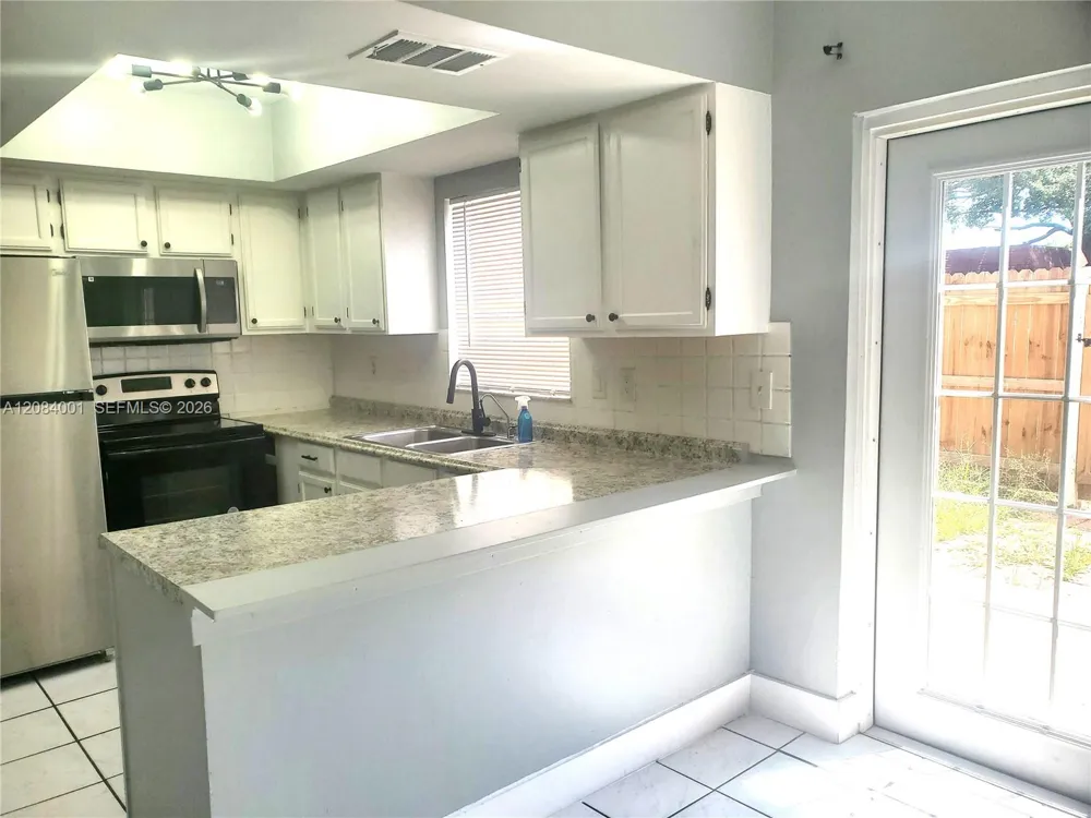 7926 Kimberly Blvd #202 North Lauderdale, FL 33068