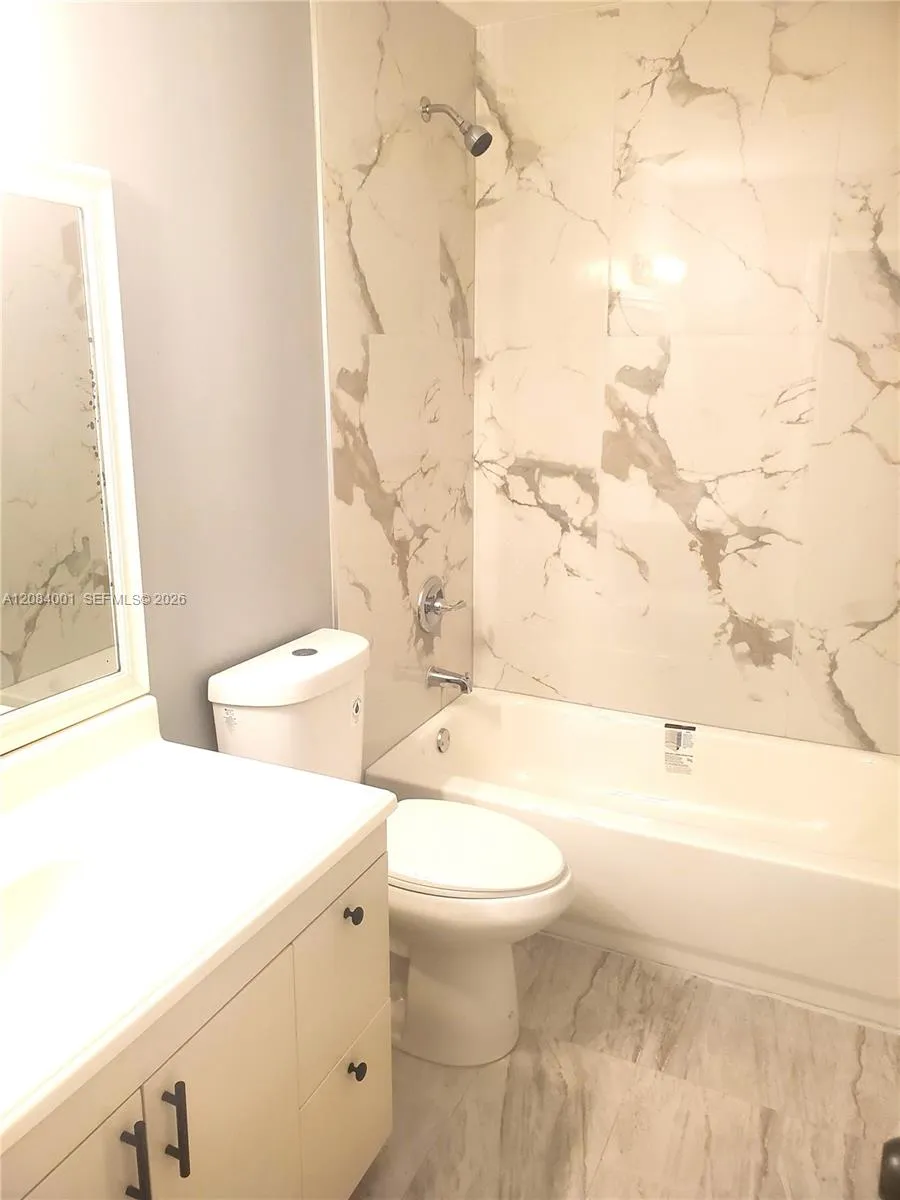 7926 Kimberly Blvd #202 North Lauderdale, FL 33068