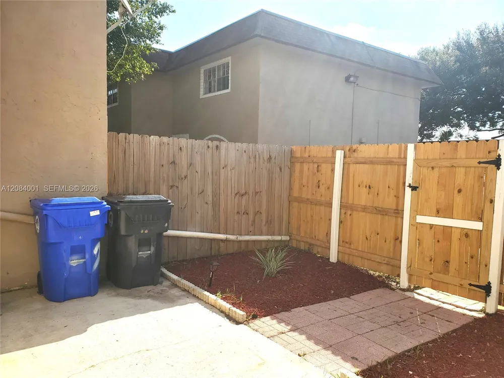 7926 Kimberly Blvd #202 North Lauderdale, FL 33068