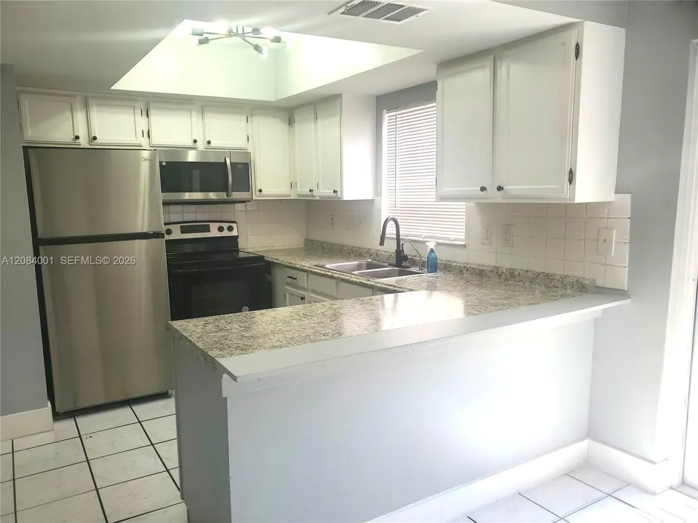 7926 Kimberly Blvd #202 North Lauderdale, FL 33068