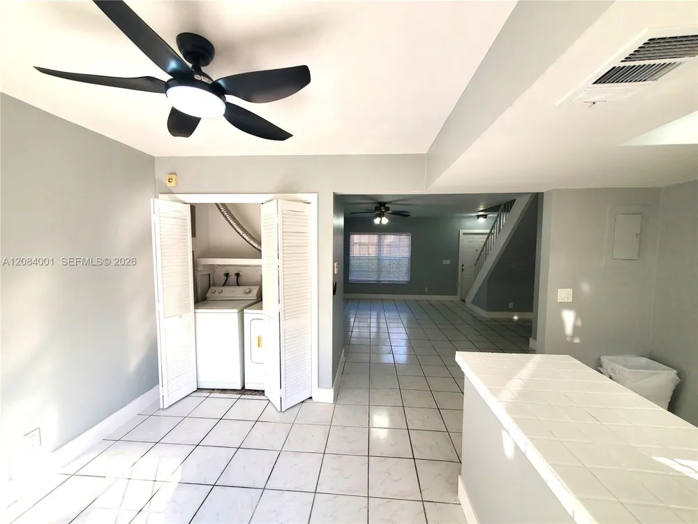 7926 Kimberly Blvd #202 North Lauderdale, FL 33068
