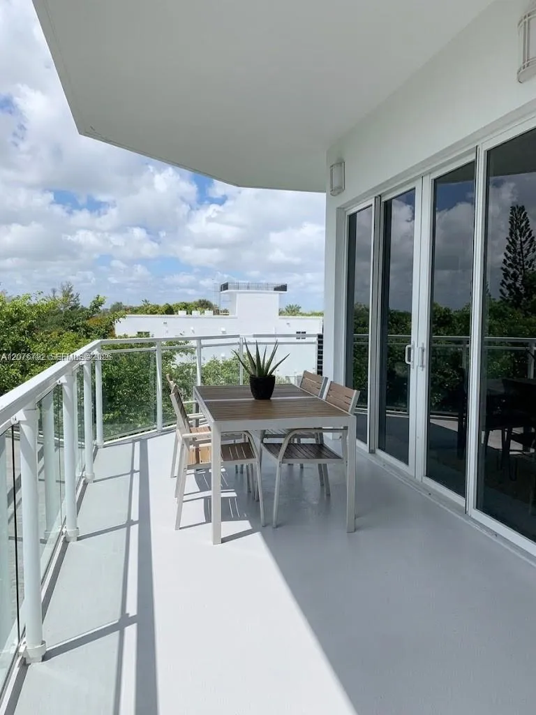 652 NE 63rd St #406 Miami, FL 33138