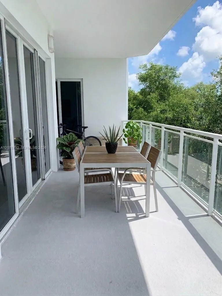 652 NE 63rd St #406 Miami, FL 33138
