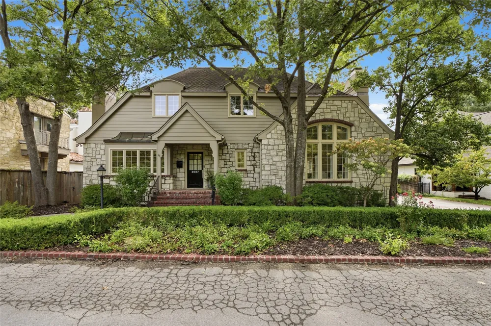 3027 S Rockford Road Tulsa, OK 74114