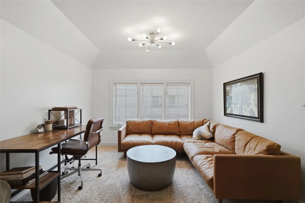 3027 S Rockford Road Tulsa, OK 74114