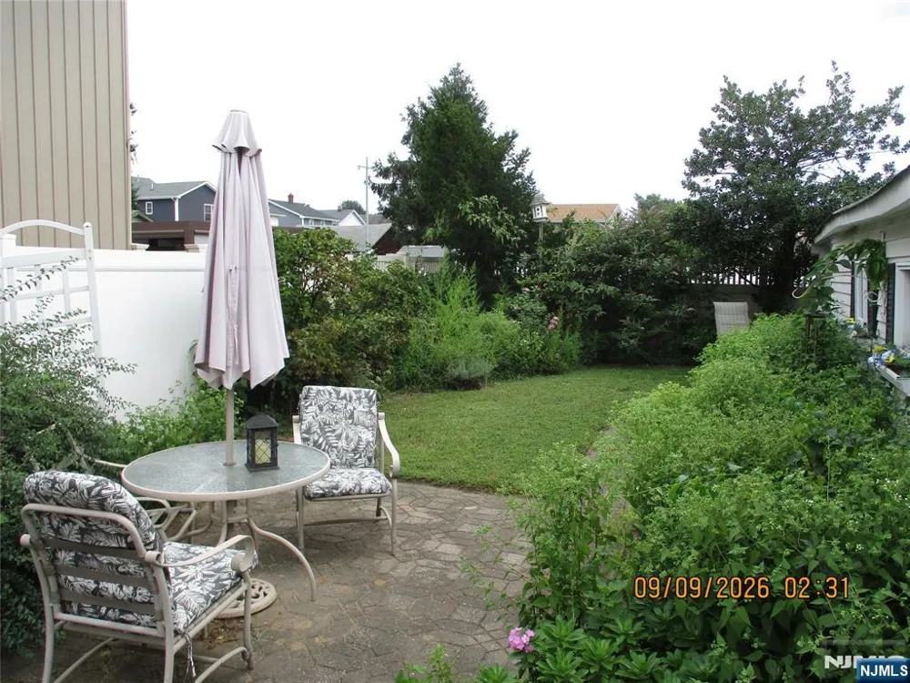 516 Willow Avenue Lyndhurst, NJ 07071