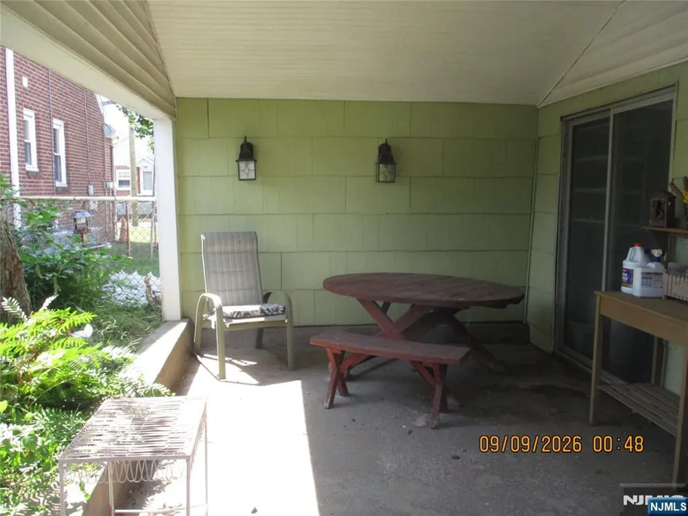 516 Willow Avenue Lyndhurst, NJ 07071