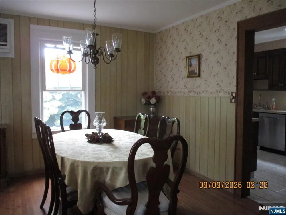 516 Willow Avenue Lyndhurst, NJ 07071