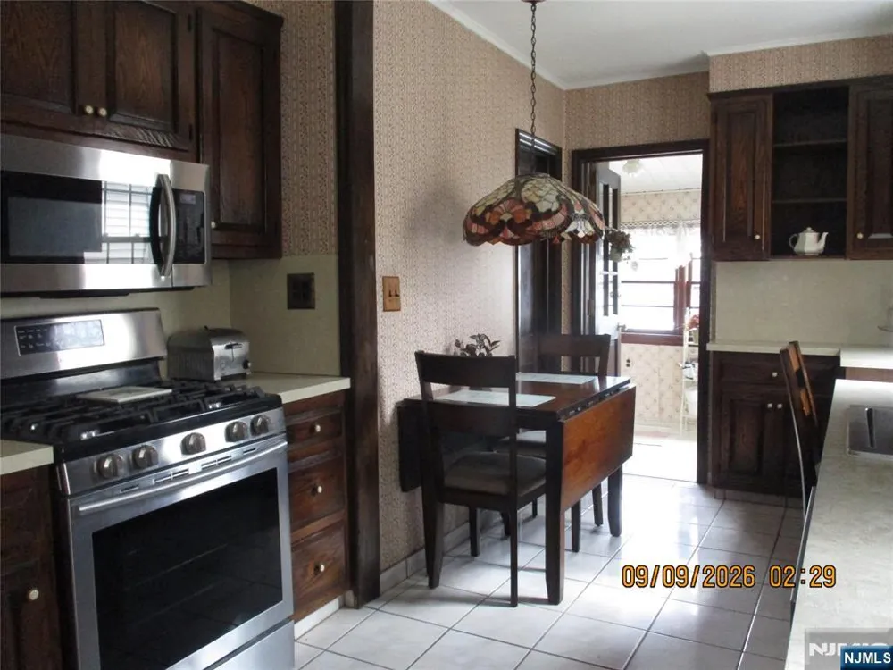 516 Willow Avenue Lyndhurst, NJ 07071