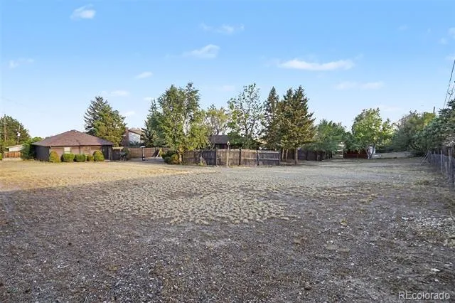 559 Elbert Way Denver, CO 80221