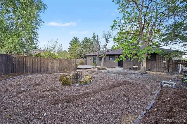 559 Elbert Way Denver, CO 80221