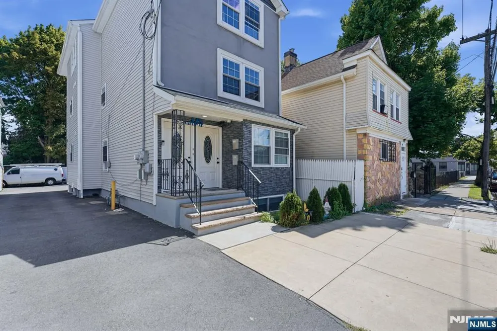 428 Valley Street Orange, NJ 07050