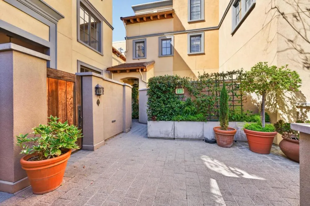 356 Santana Row #305 San Jose, CA 95128