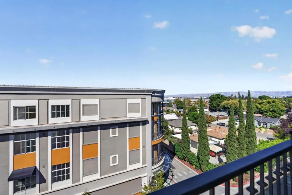356 Santana Row #305 San Jose, CA 95128