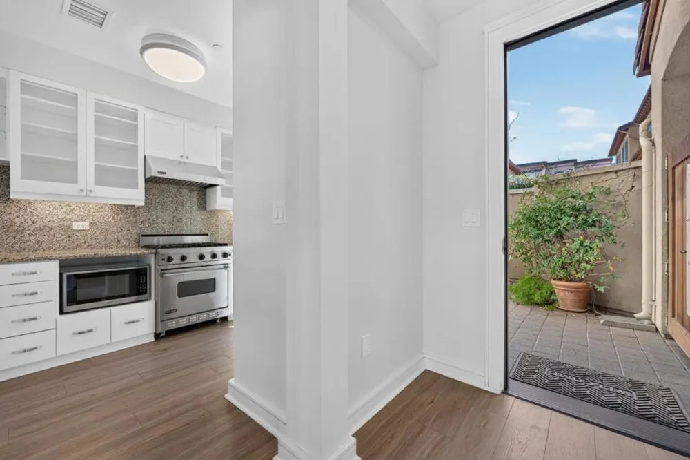 356 Santana Row #305 San Jose, CA 95128