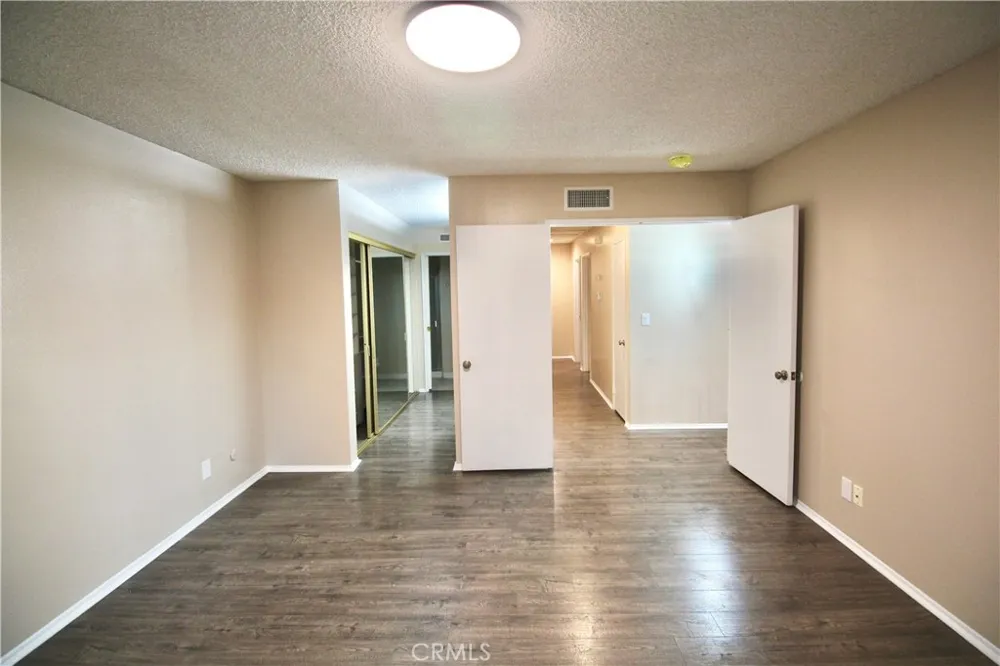 23603 bajada Drive Valencia, CA 91355