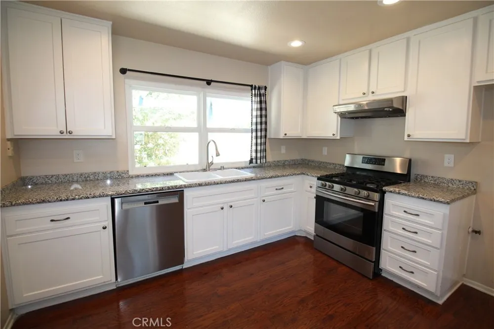 23603 bajada Drive Valencia, CA 91355
