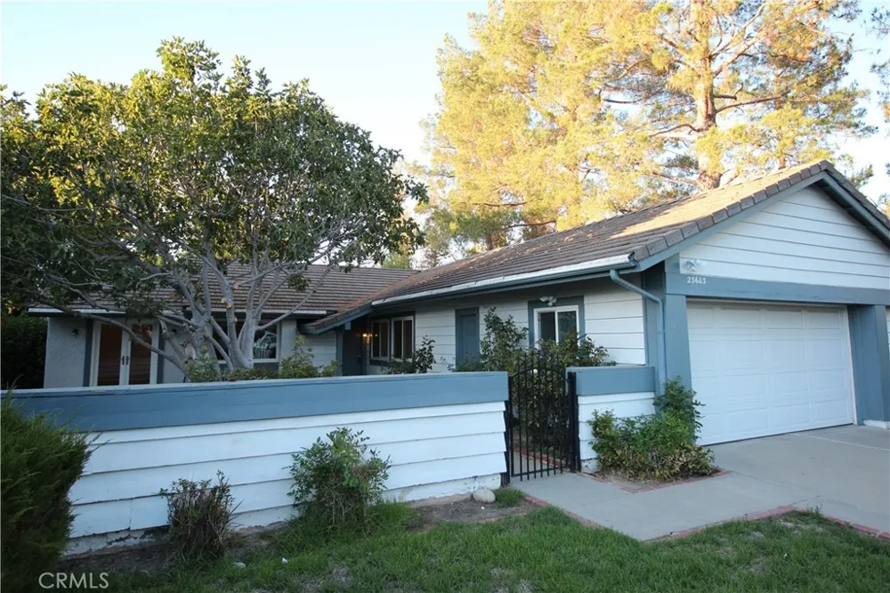 23603 bajada Drive Valencia, CA 91355