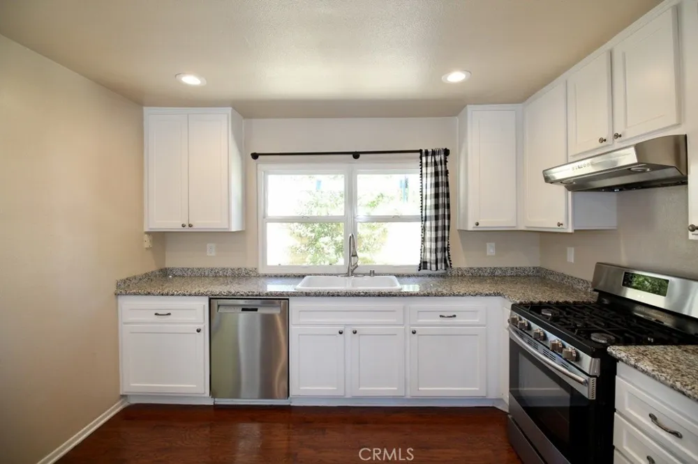 23603 bajada Drive Valencia, CA 91355